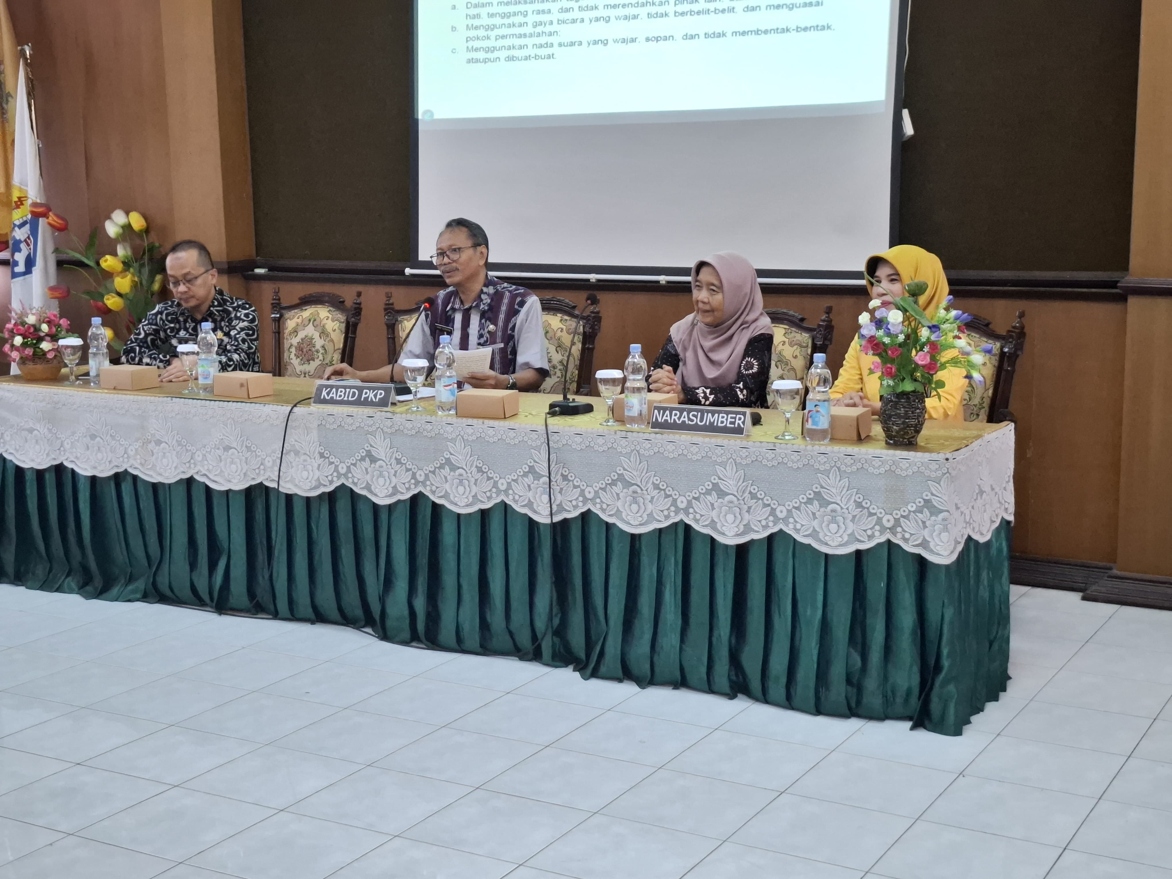 Internalisasi Nilai Dasar, Kode Etik, dan Kode Perilaku ASN : Penguatan Budaya Kerja dan Kode Etik ASN.