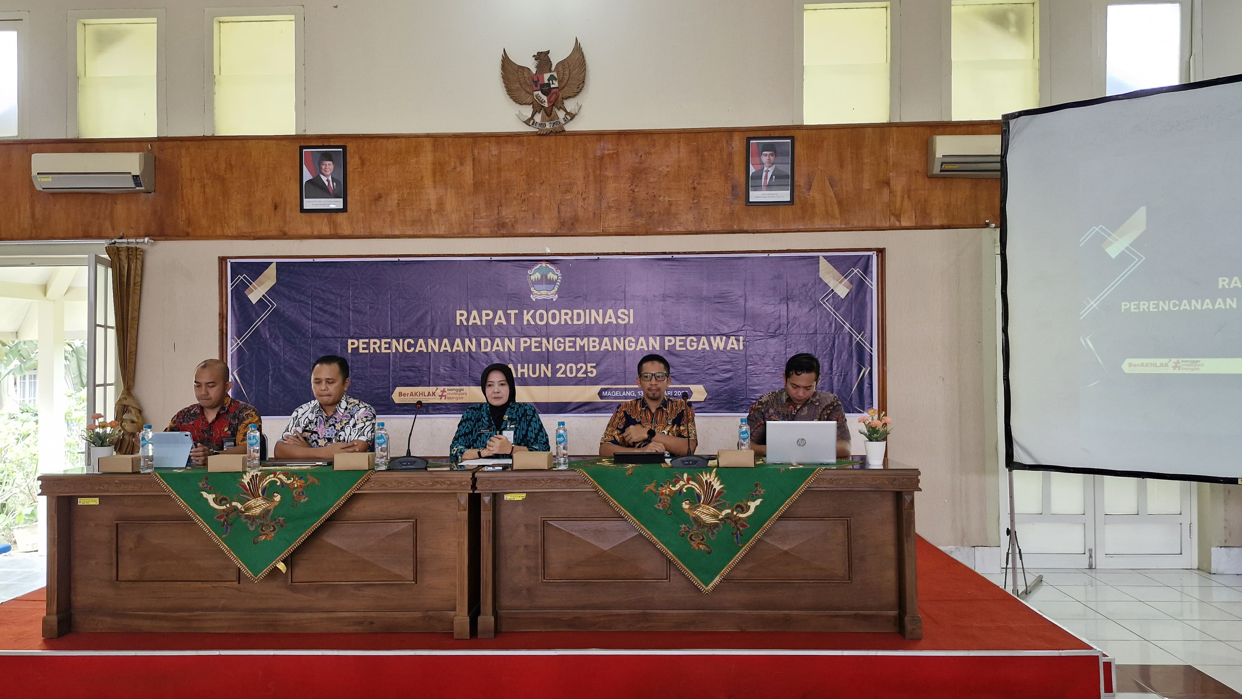 Rapat Koordinasi Perencanaan dan Pengembangan Pegawai Pemprov Jateng Tahun 2025 di Cabang Dinas Pendidikan Wilayah VIII