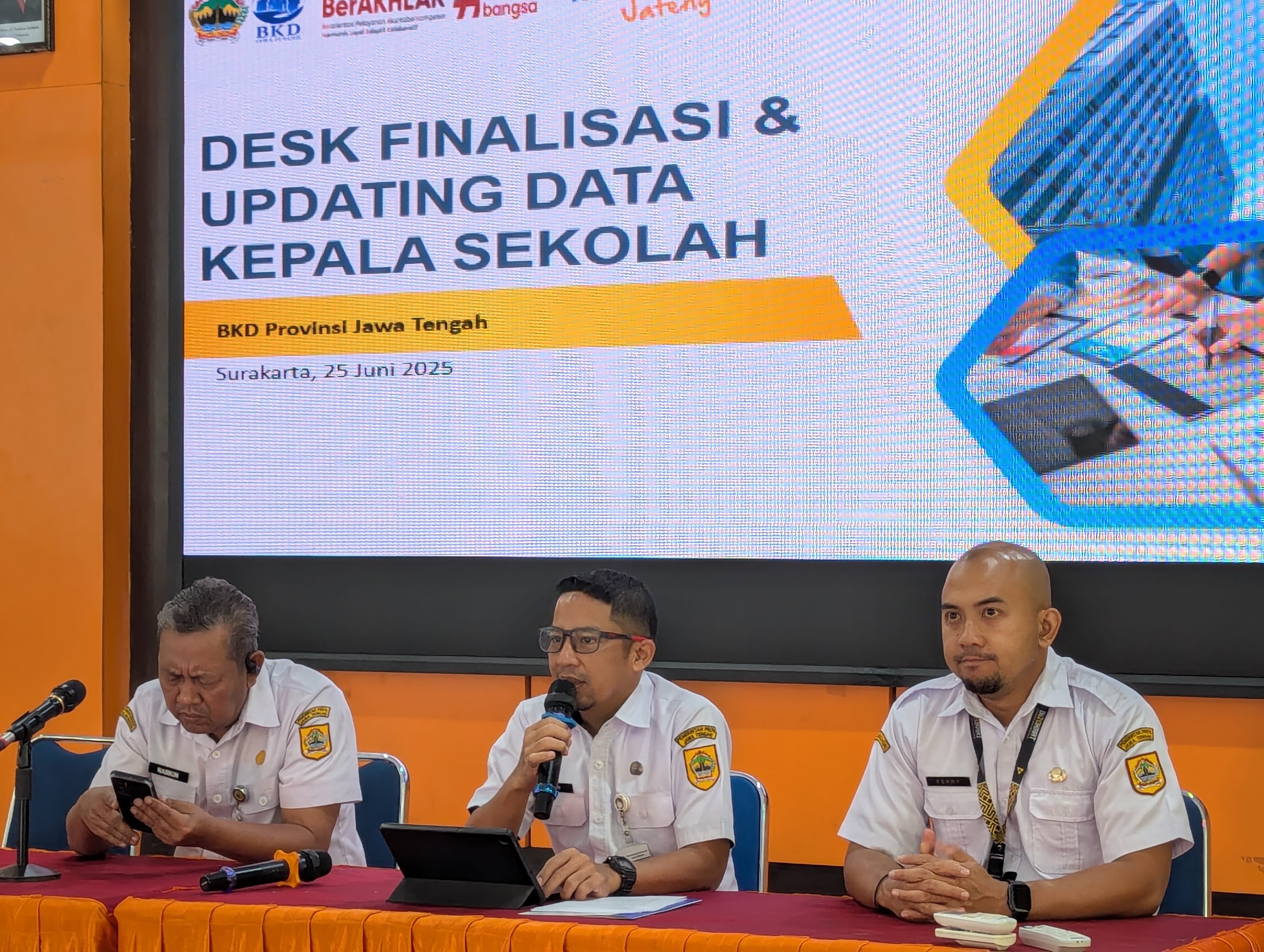 Desk Finalisasi dan Updating Data Kepala Sekolah Digelar di SMK Negeri 6 Surakarta